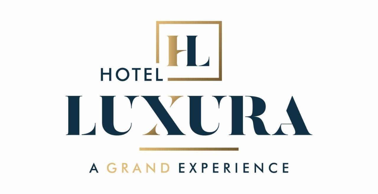 Hotel Luxura, Amhedabad Dış mekan fotoğraf