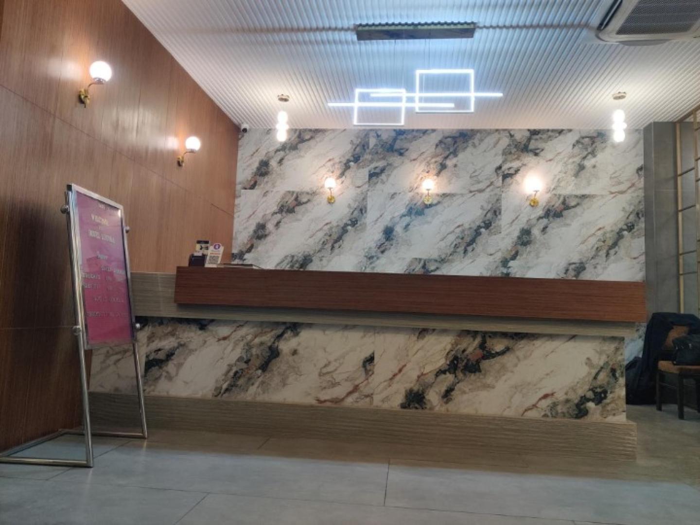 Hotel Luxura, Amhedabad Dış mekan fotoğraf